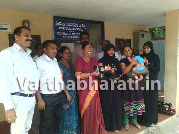 ಪುತ್ತೂರು: ಹೊಲಿಗೆ ಯಂತ್ರ ವಿತರಣೆ